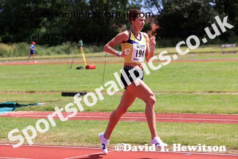 Womens 1500 metres, 2024 NE Masters Track and Field Champs., Monkton Stadium, Jarrow.  Photo: David T. Hewitson/Sports for All Pics